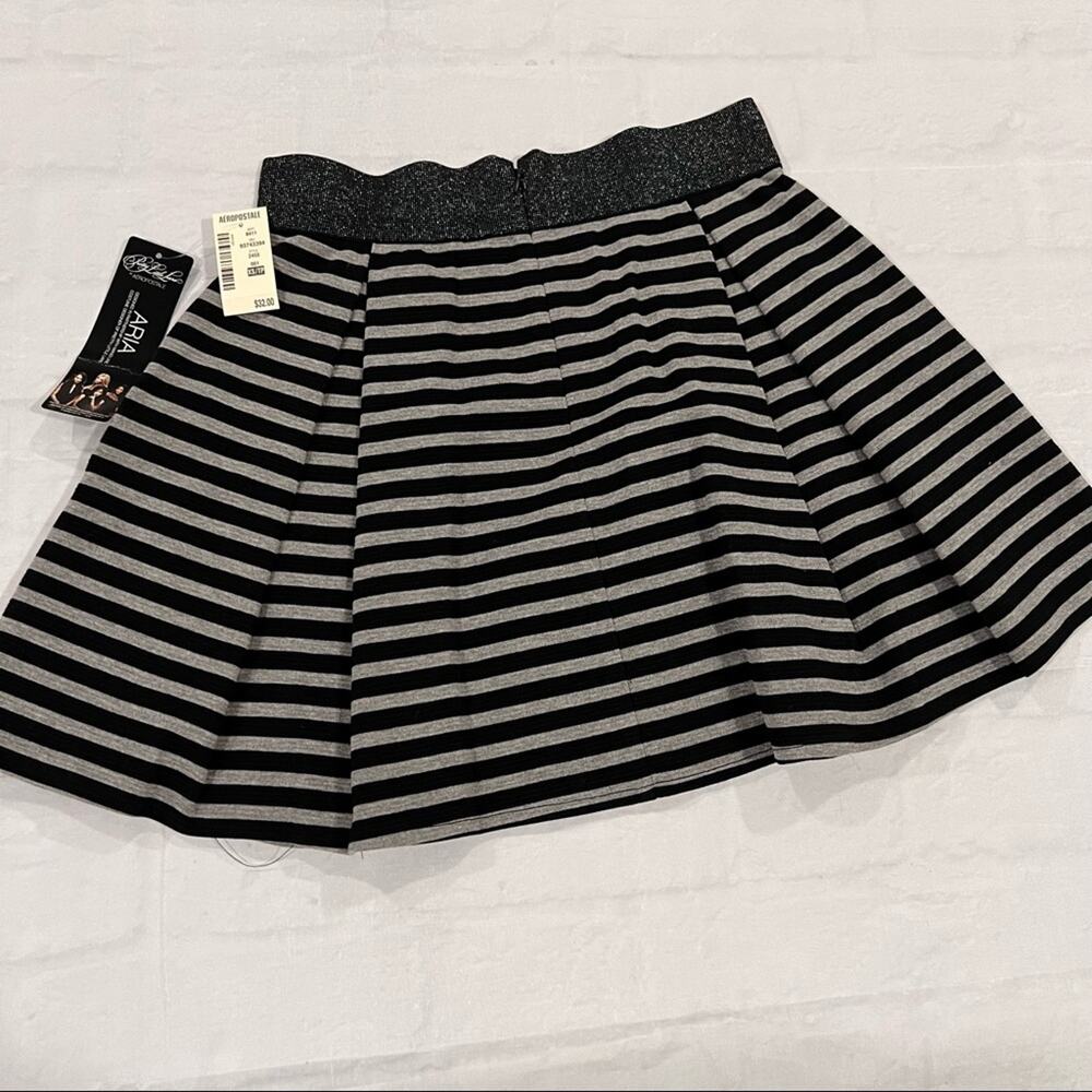 Aero Skater Skirt XS NWT - Picture 3 of 5